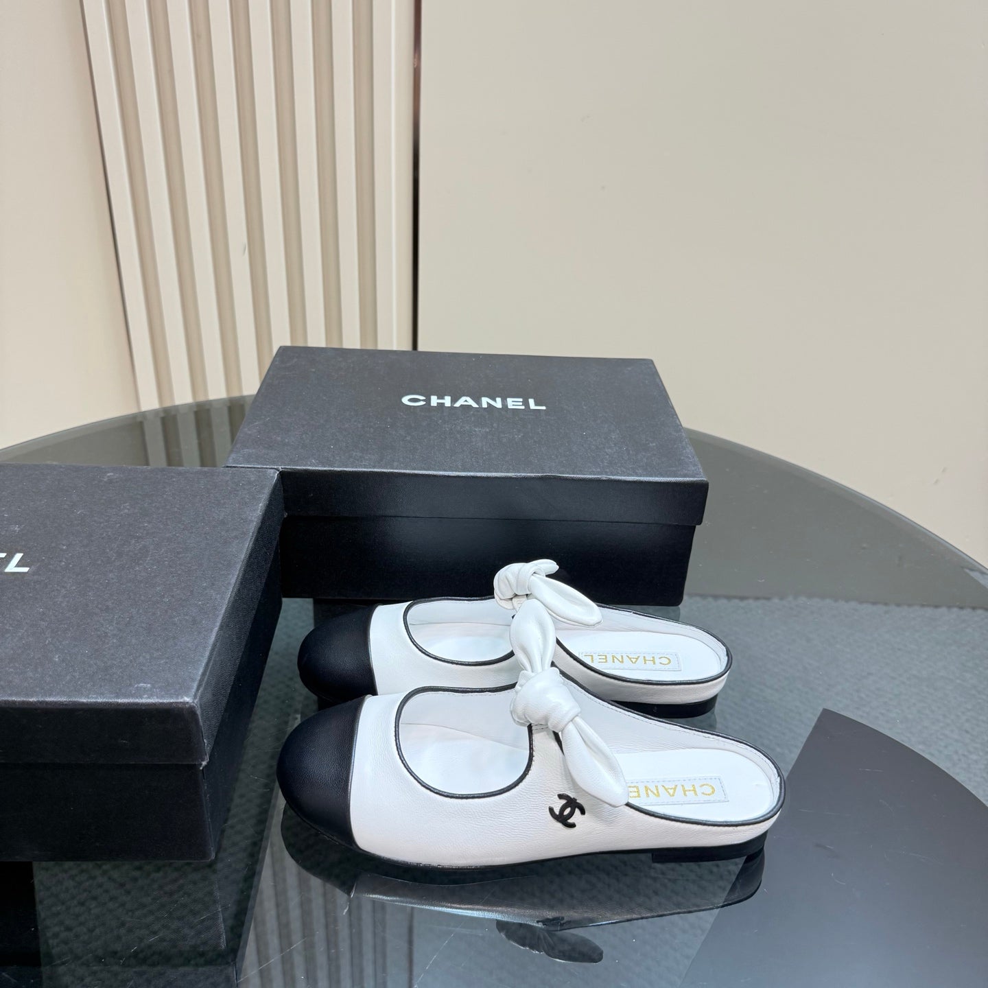 CC 25 Mule Flat White Sheepskin 239415
