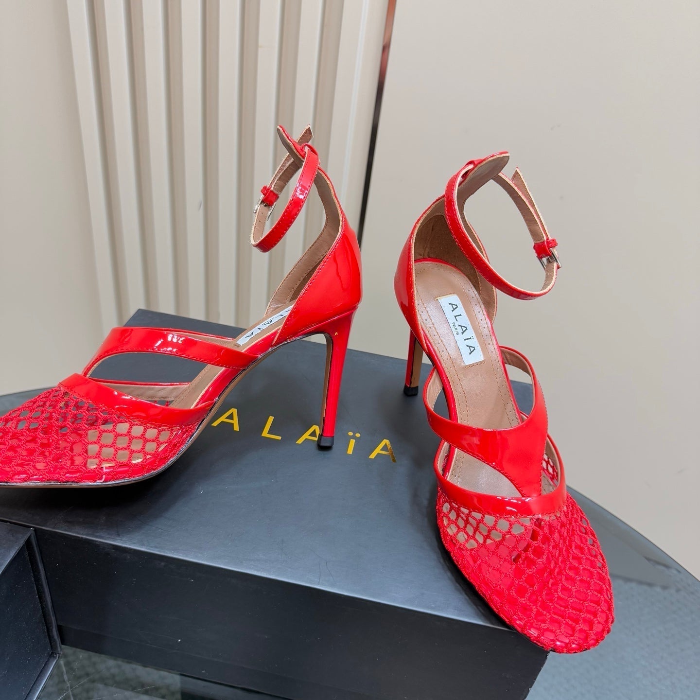Alaia Fishnet Thong Heels Sandals Red Lambskin 299660