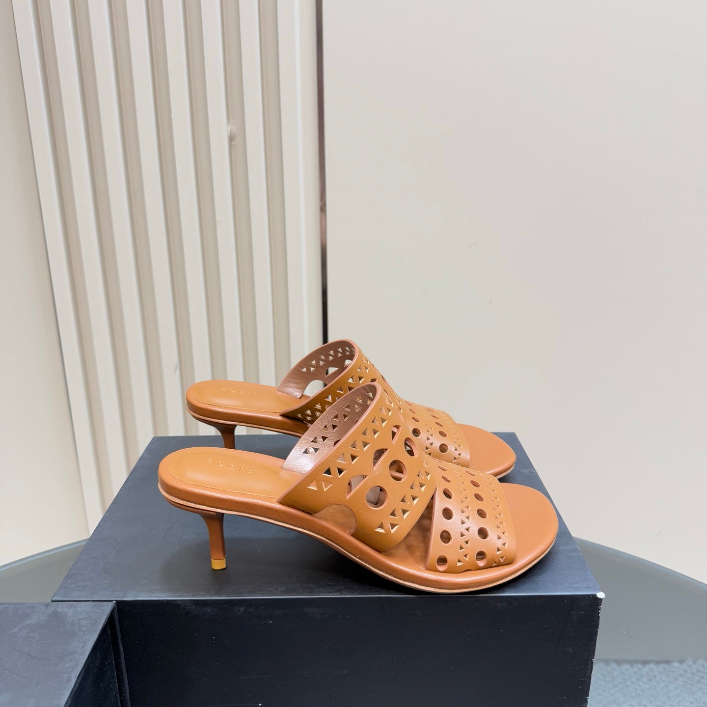 Alaia Vienne Cutout Kitten-Heel Slide Sandals Brown Sheepskin 299662