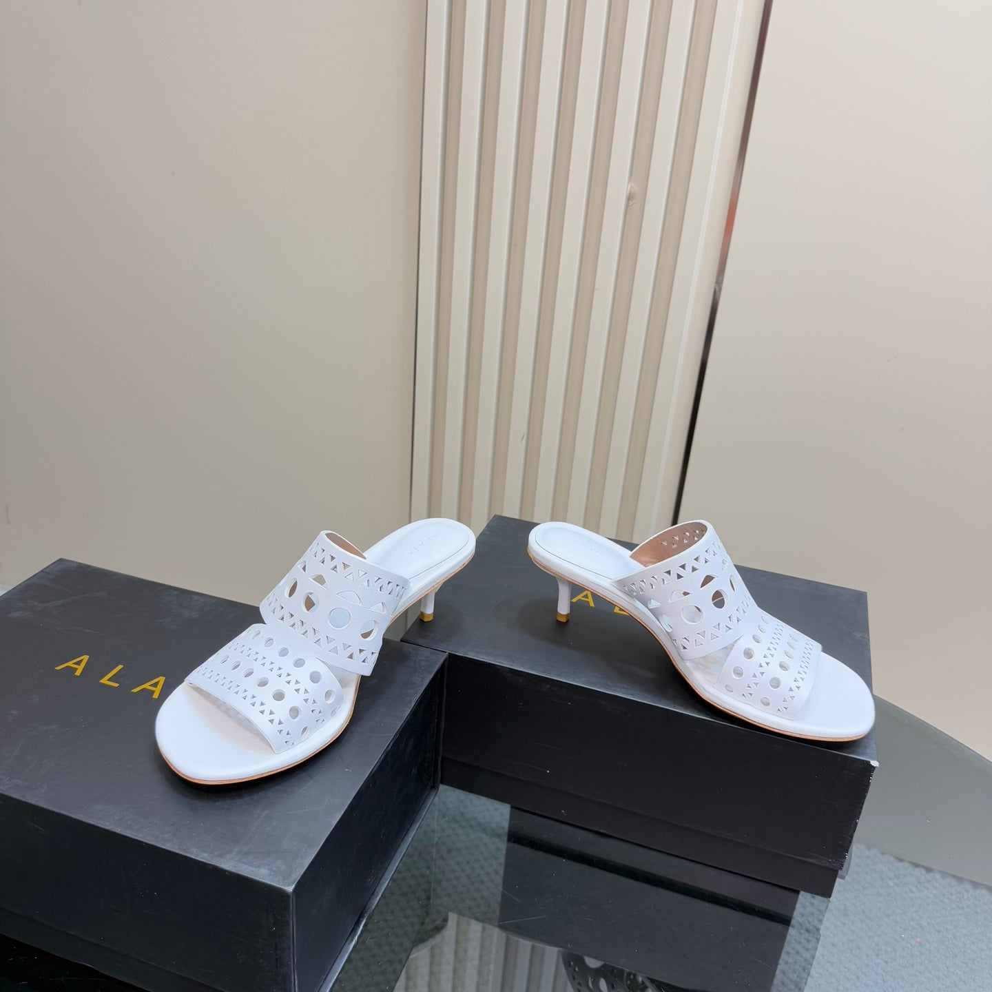 Alaia Vienne Cutout Kitten-Heel Slide Sandals White Sheepskin 299663