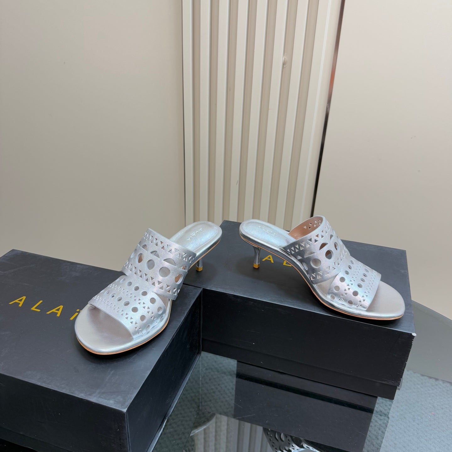 Alaia Vienne Cutout Kitten-Heel Slide Sandals Silver Sheepskin 299664