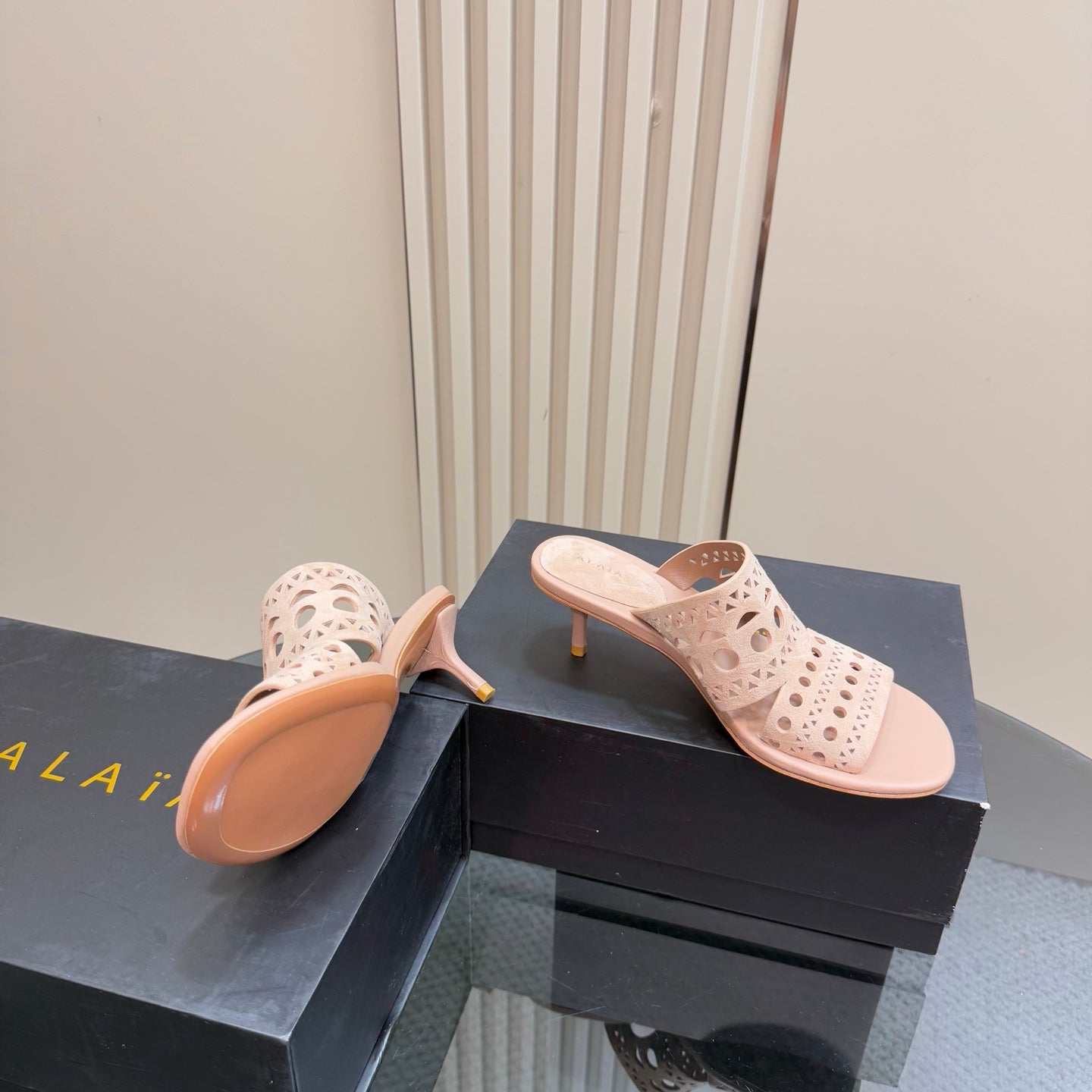 Alaia Vienne Cutout Kitten-Heel Slide Sandals Pink Sheepskin 299665