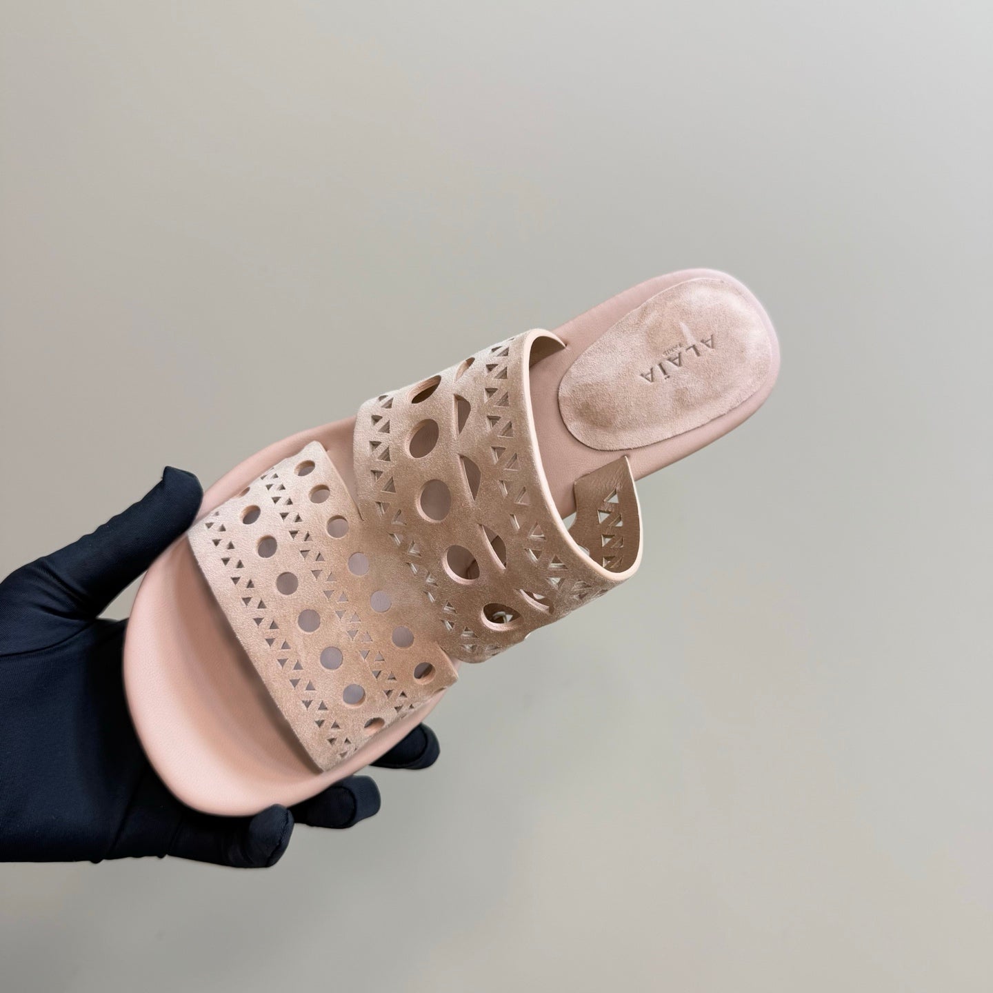 Alaia Vienne Cutout Kitten-Heel Slide Sandals Pink Sheepskin 299665