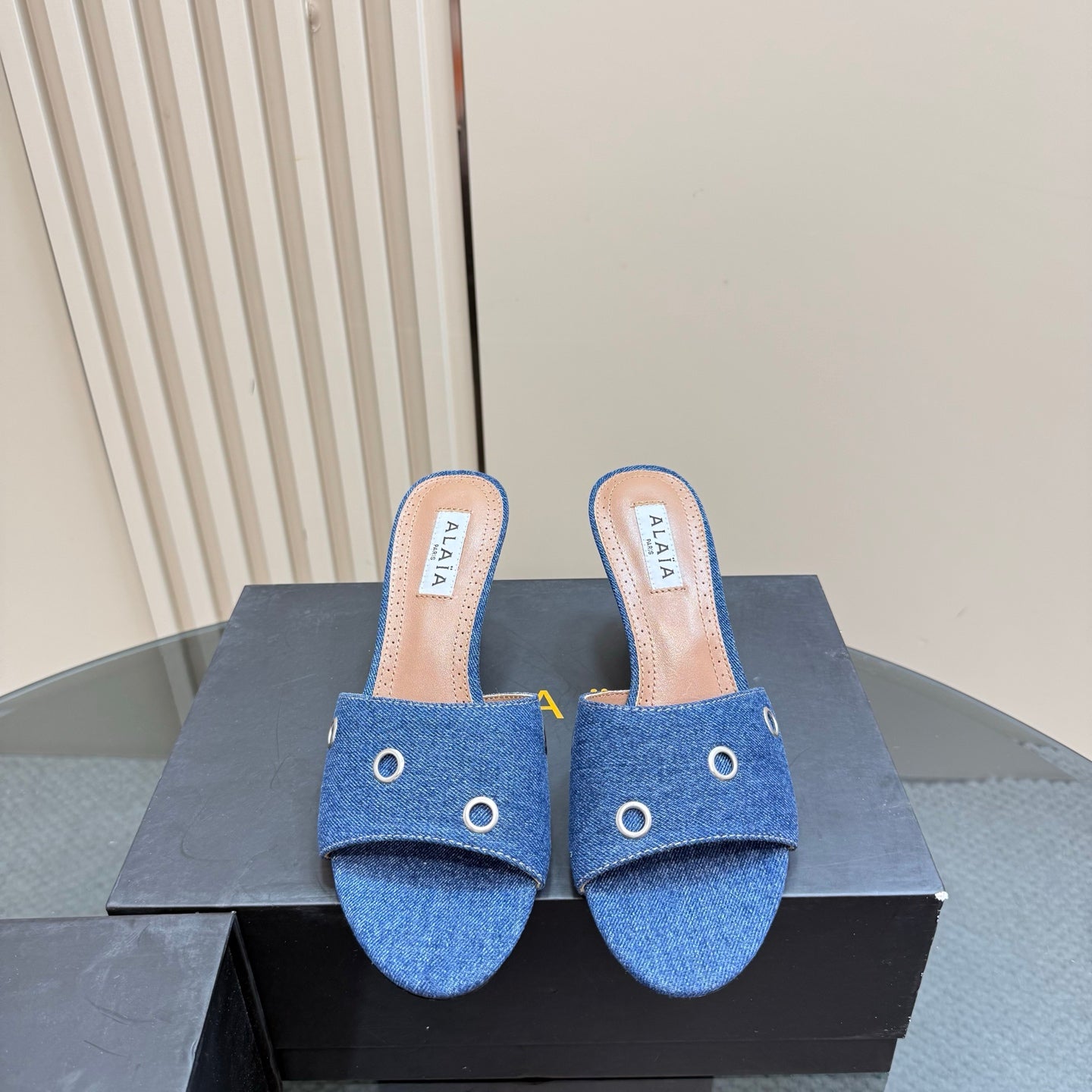 Alaia 2025 Oeillets Embellished Leather Sandals Denim Lambskin 299670