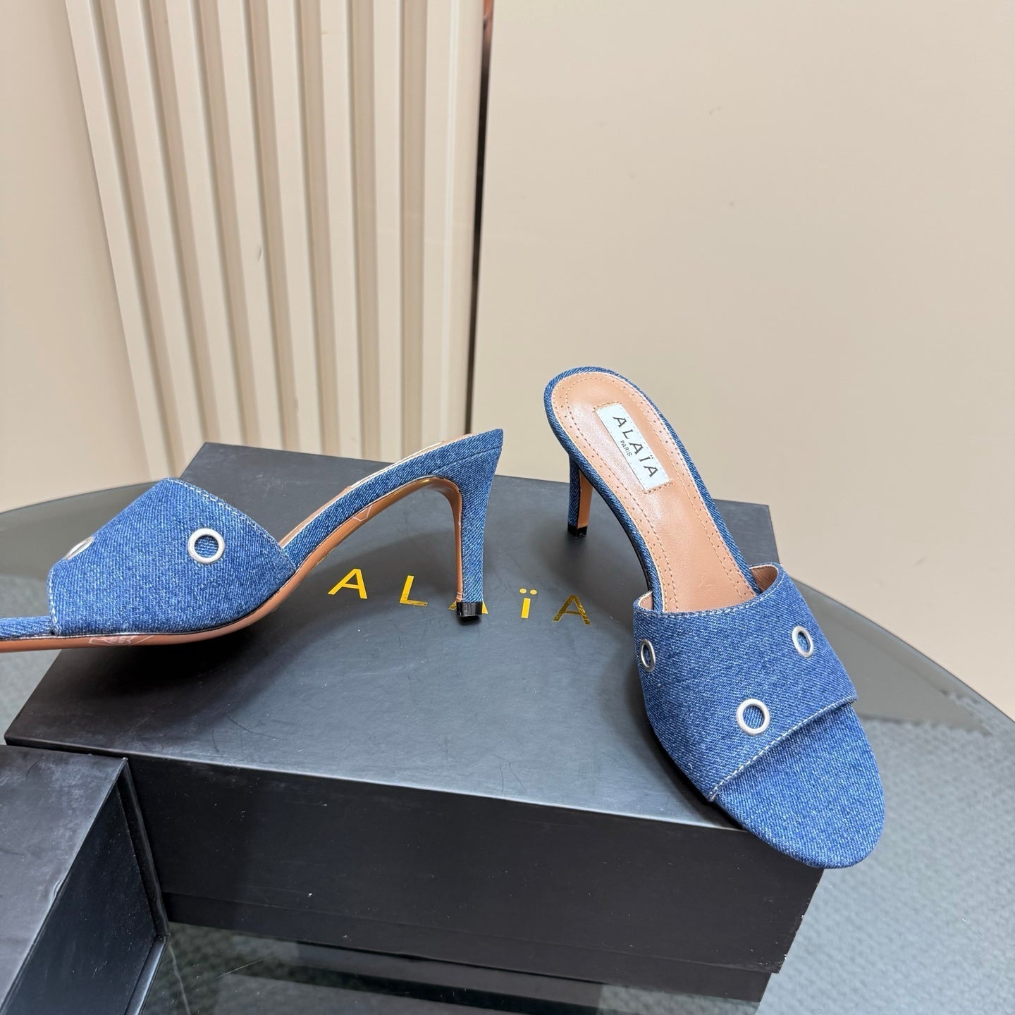 Alaia 2025 Oeillets Embellished Leather Sandals Denim Lambskin 299670