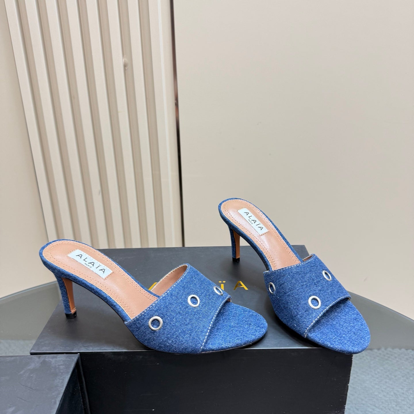 Alaia 2025 Oeillets Embellished Leather Sandals Denim Lambskin 299670