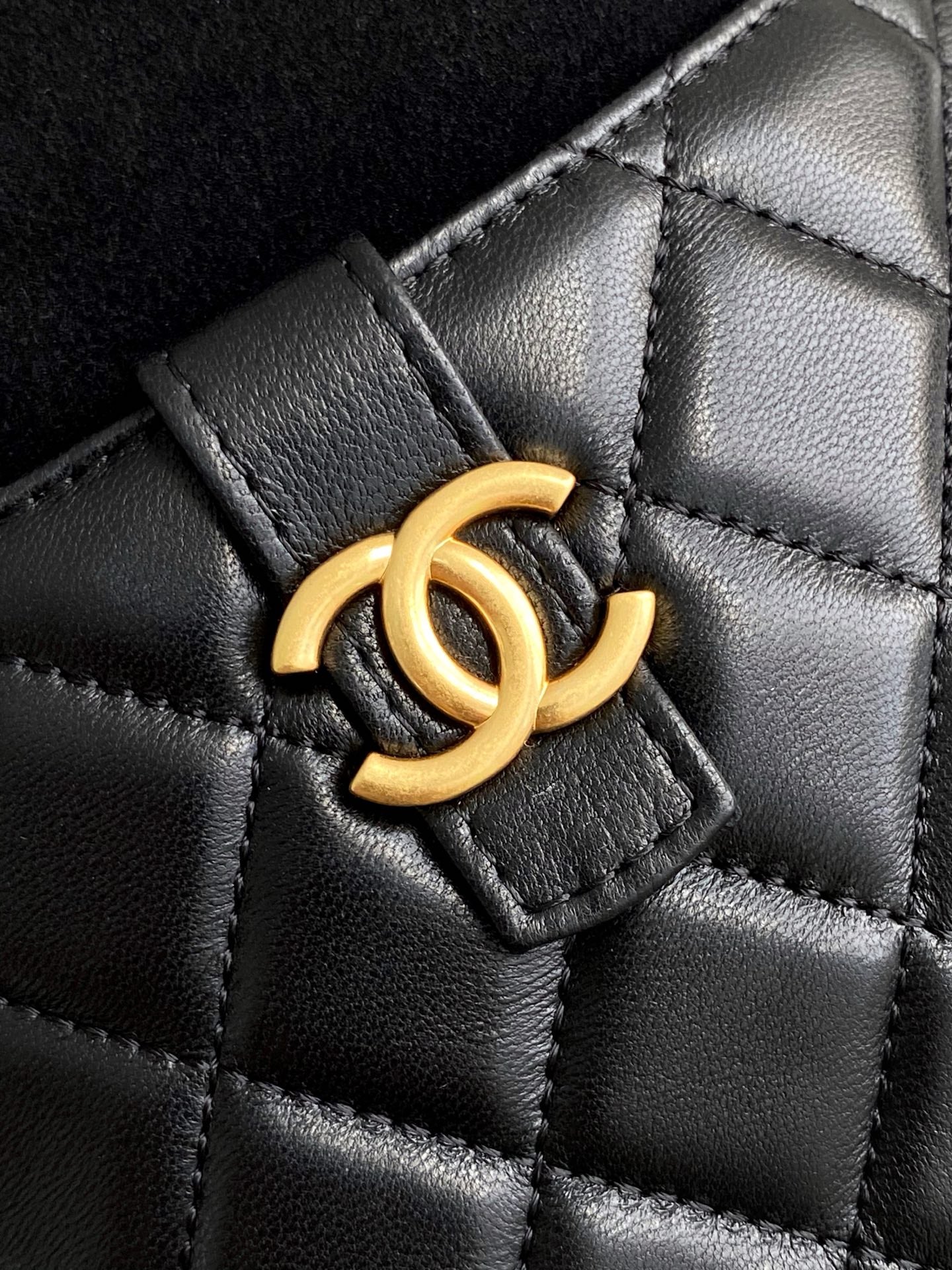 CC 25A Clutch With Chain 18cm Black Suede Calfskin
