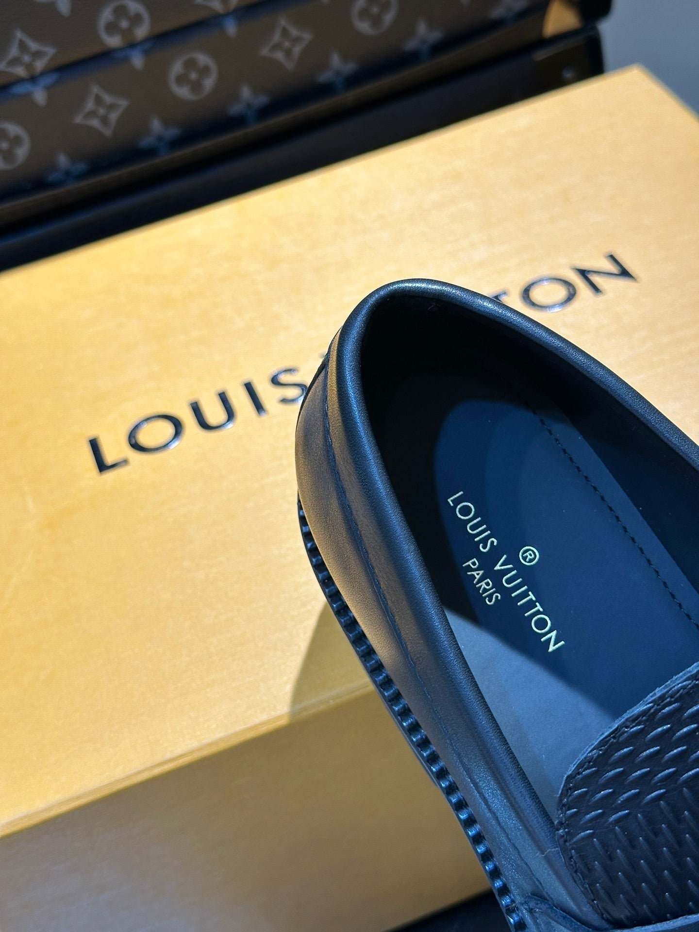 LV MAJOR LOAFER IN BLACK WITH PATERN CALFSKIN