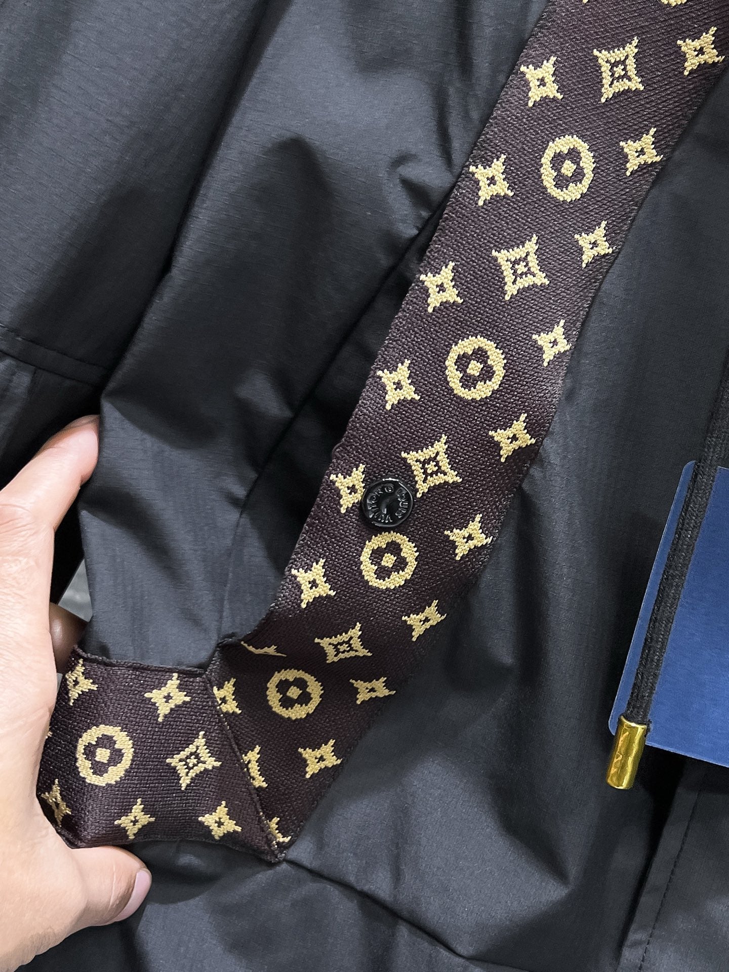 LV BLACK JACKET 239573