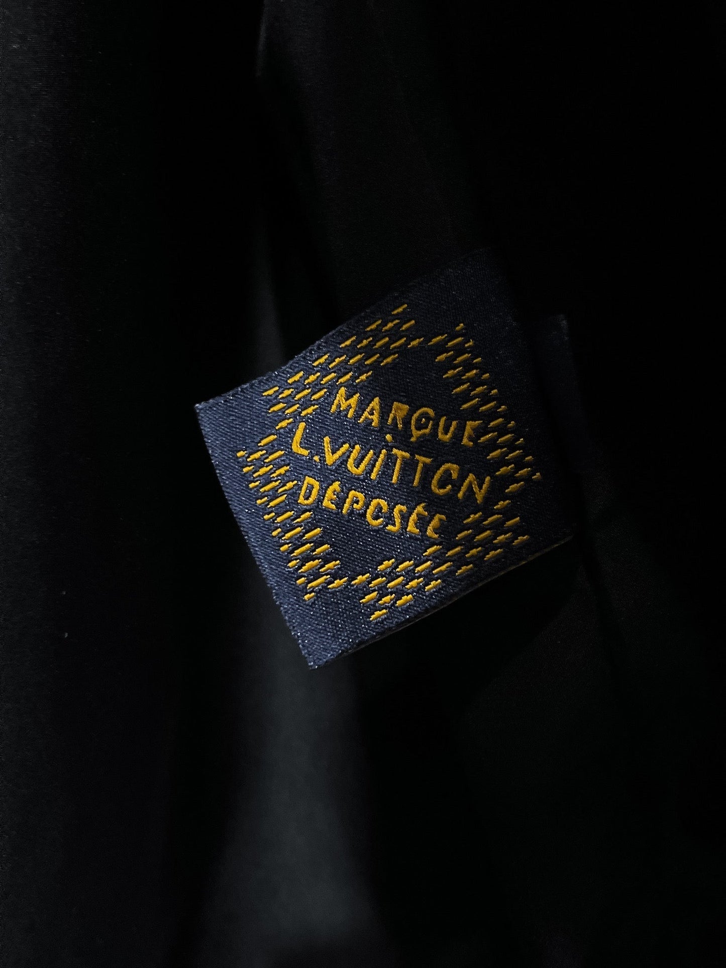 LV BLACK JACKET 239573