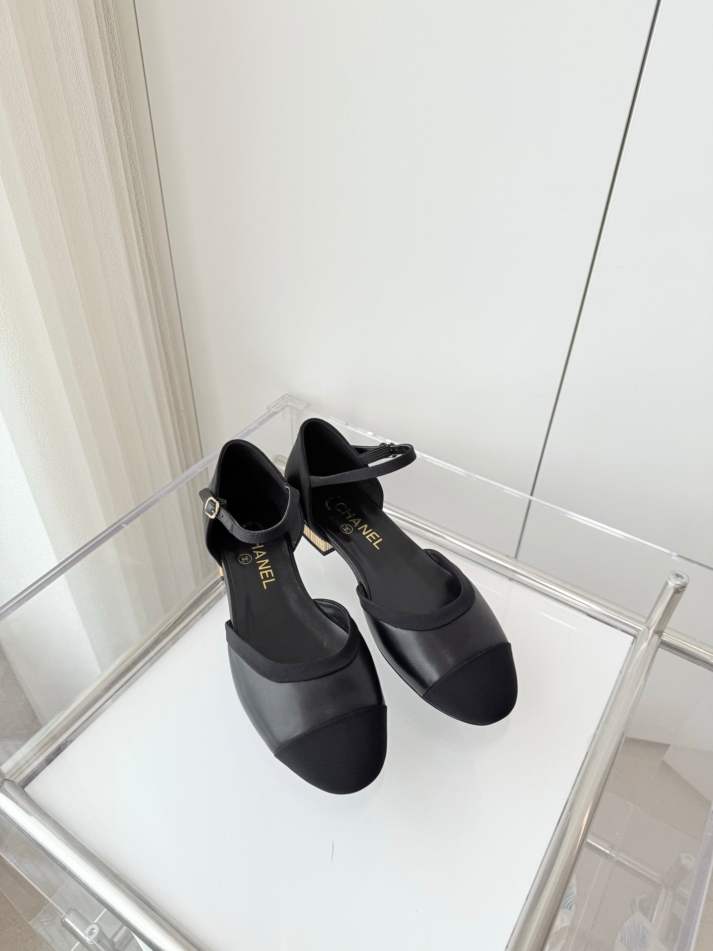 CC 25 Mary Jane Black Sheepskin 238754