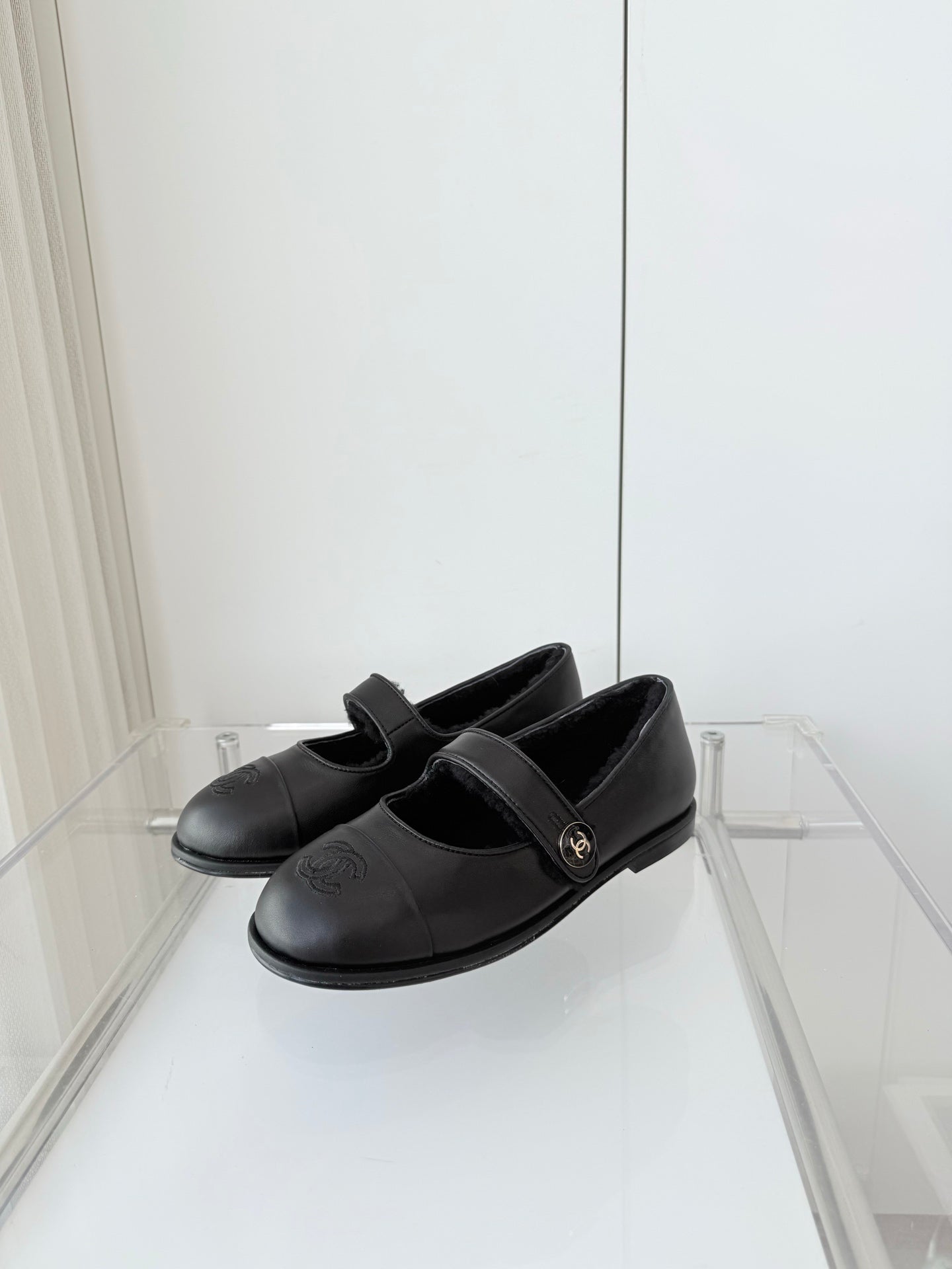 CC 25 Ballet Flats Black Cowhide 411488