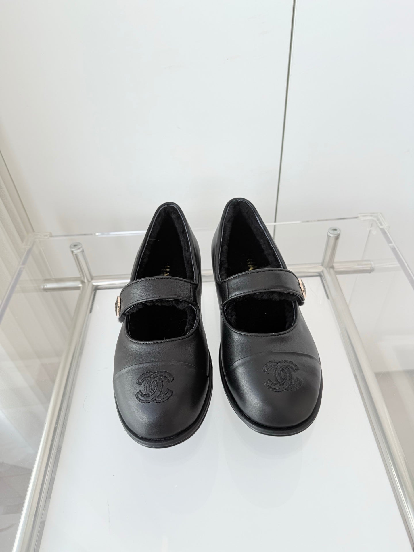 CC 25 Ballet Flats Black Cowhide 411488