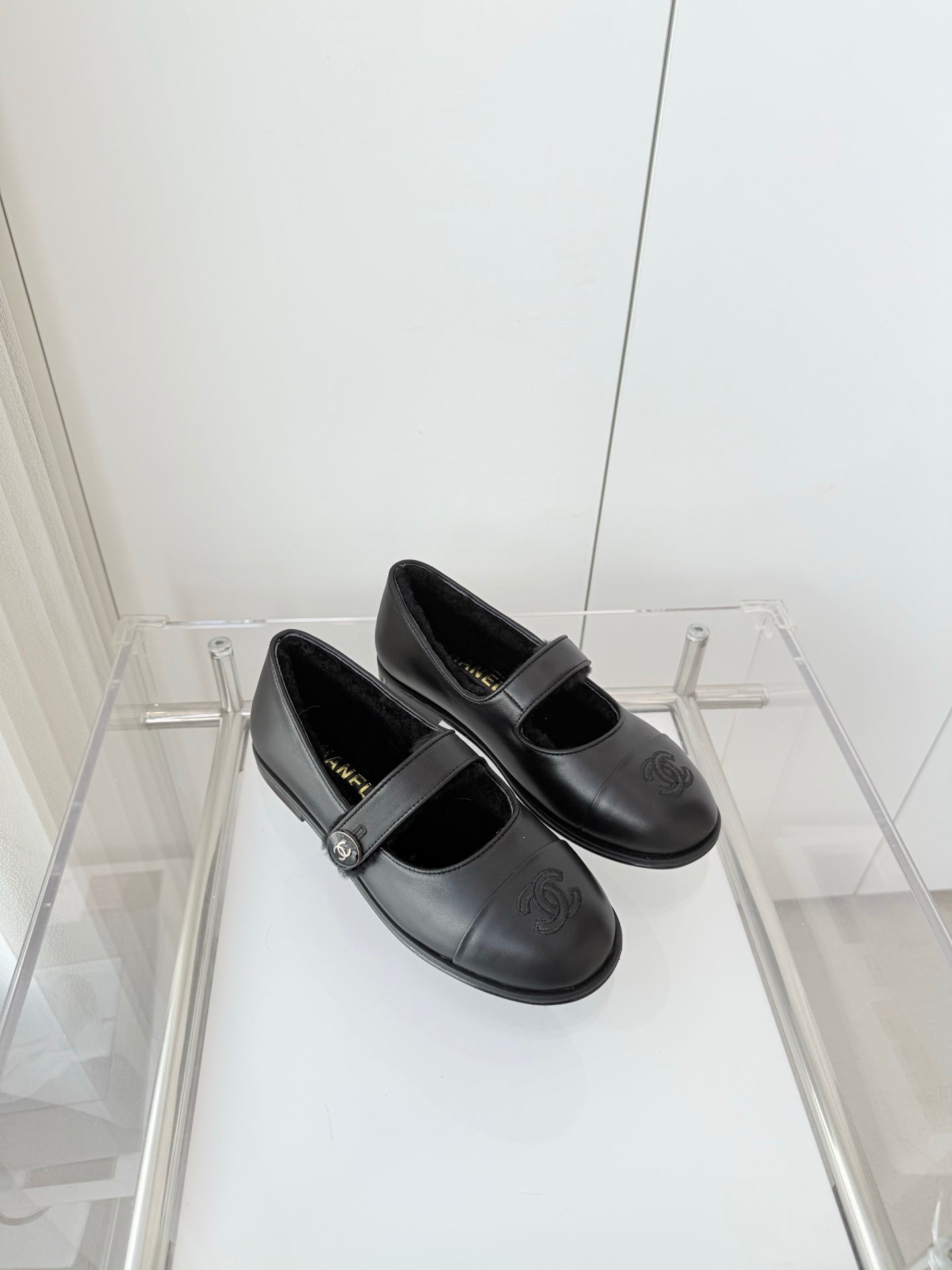 CC 25 Ballet Flats Black Cowhide 411488