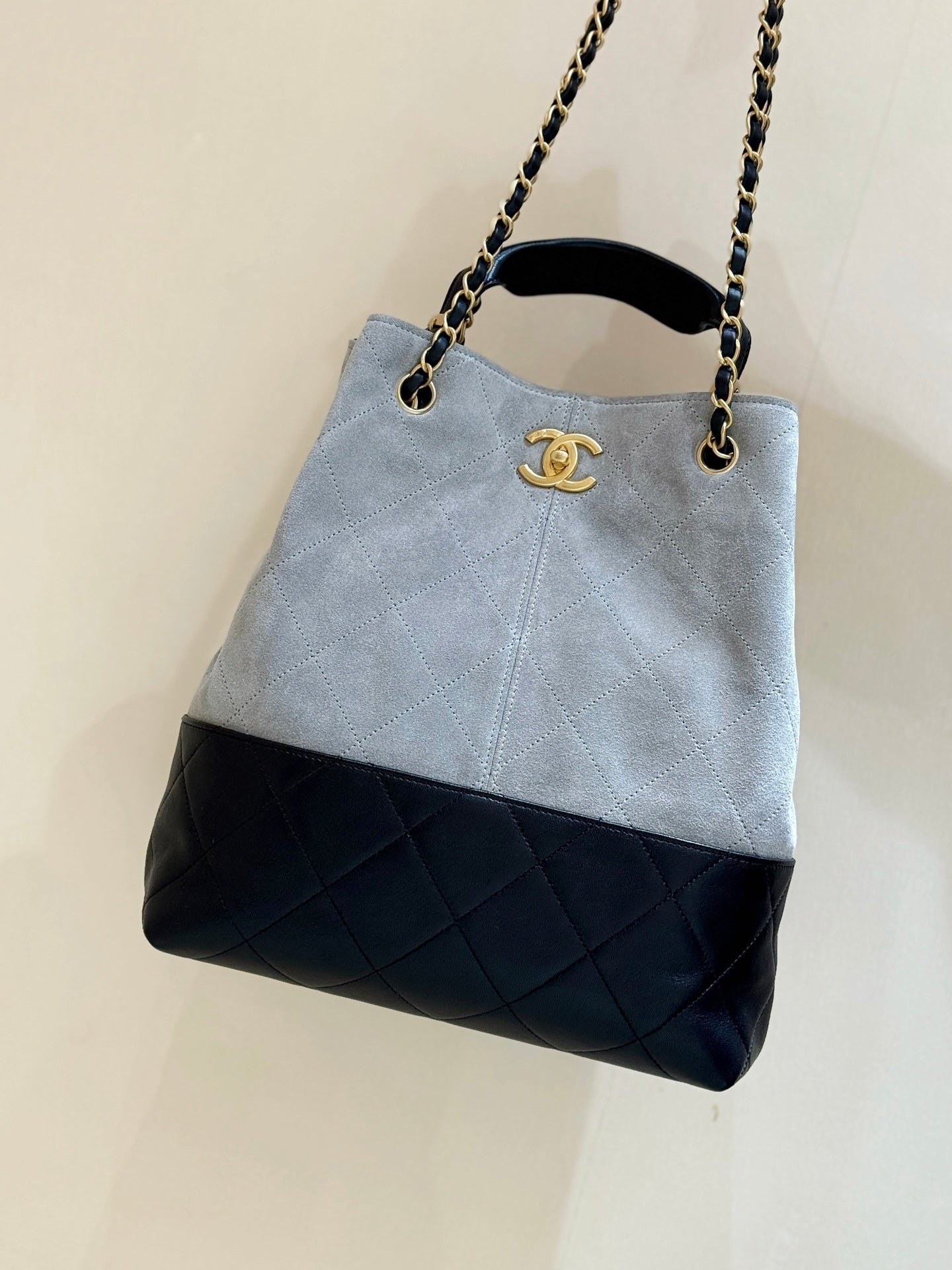 CC 25A Hobo Gray Black Suede Lambskin