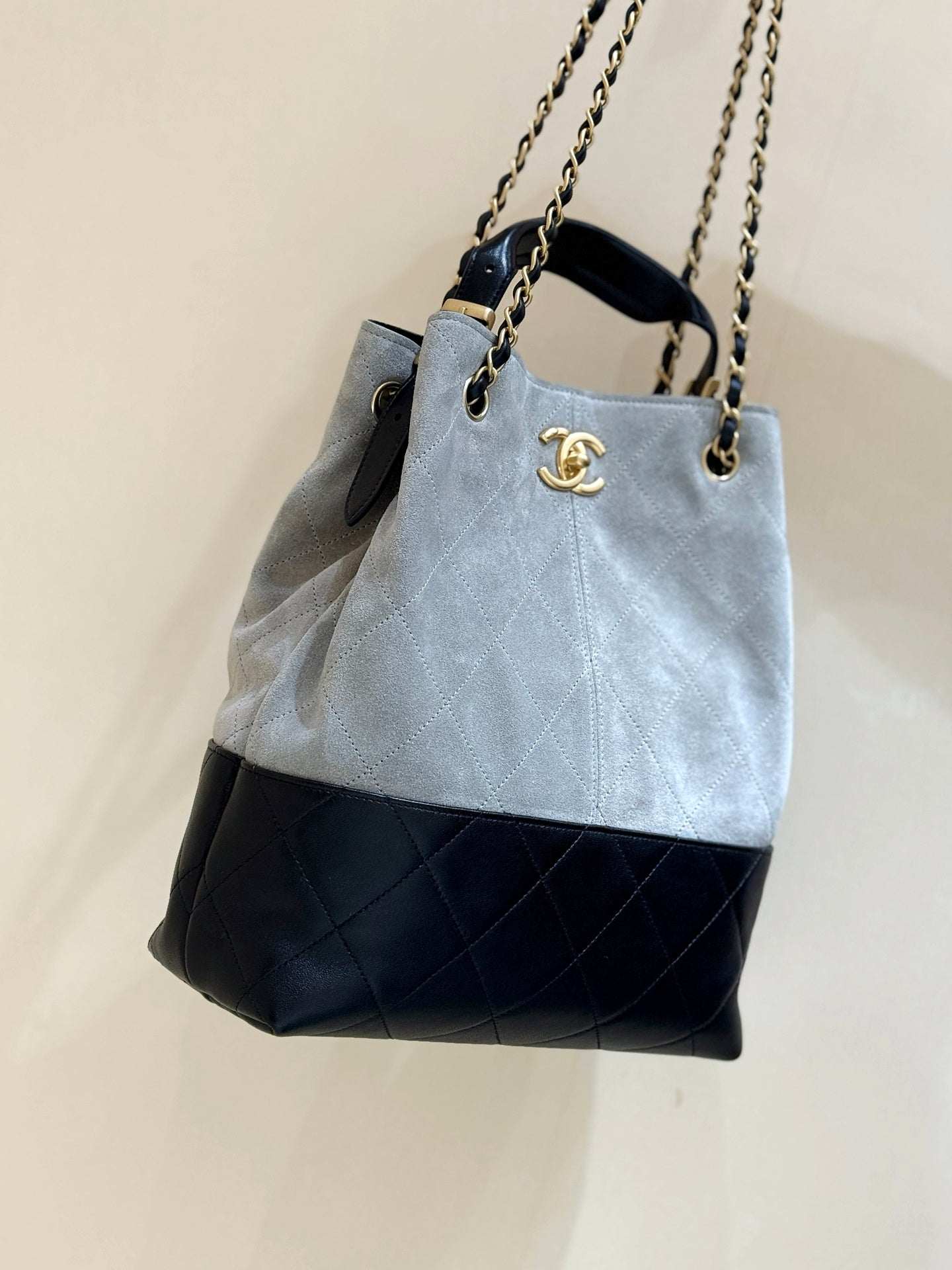 CC 25A Hobo Gray Black Suede Lambskin