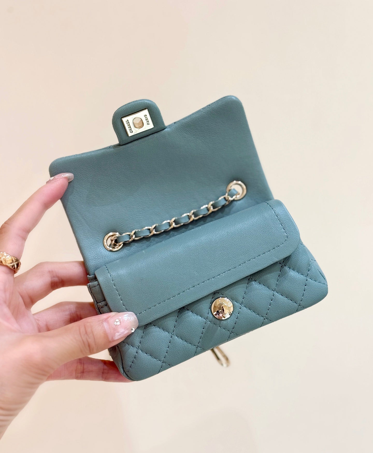 CC 25A super mini bag dusty turquoise lambskin