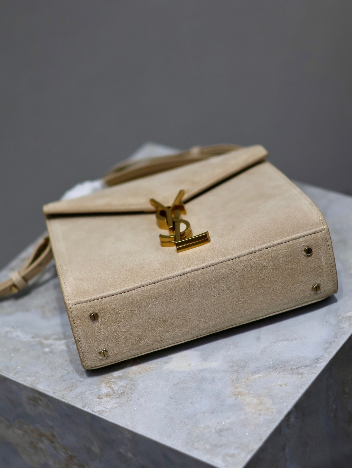 CASSANDRA MINI TOP HANDLE BAG 20 IN BEIGE SUEDE GOLD HARDWARE
