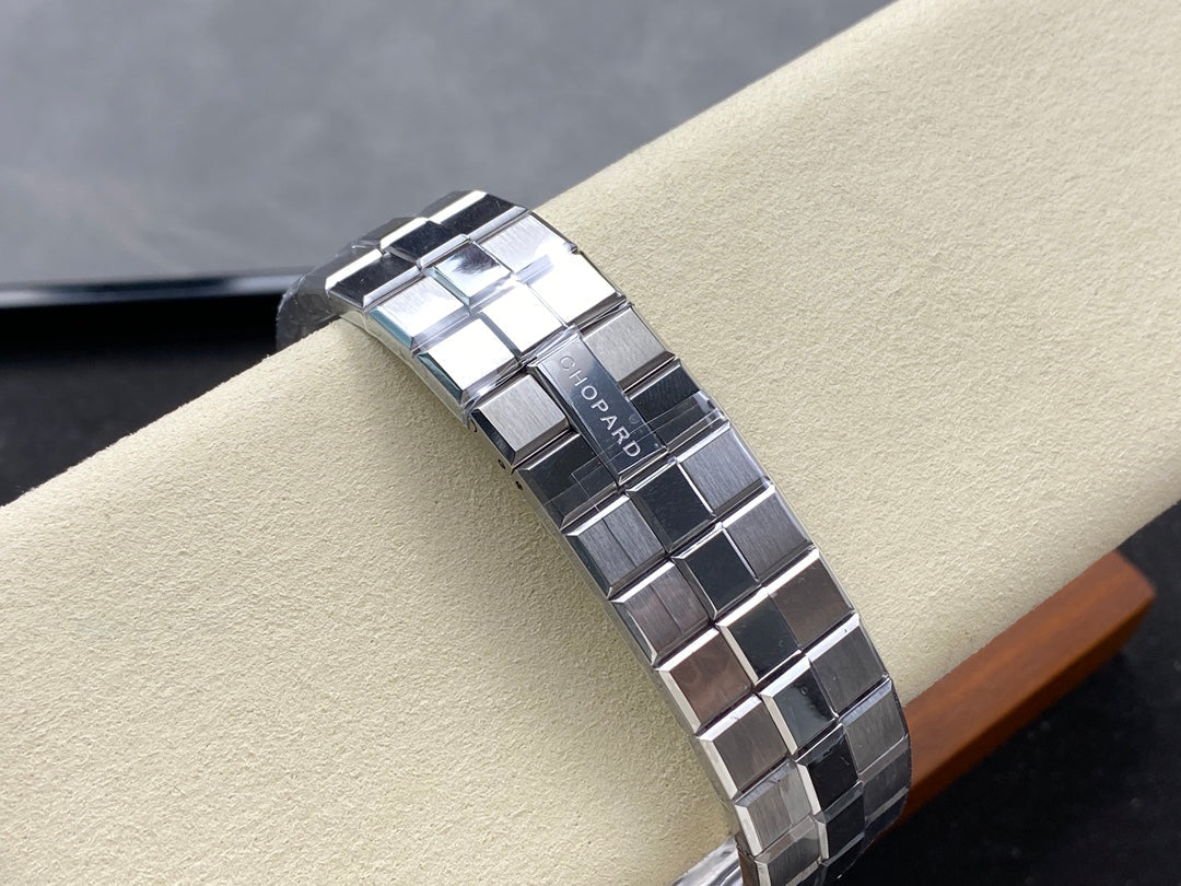 Alpine Eagle 41mm Silver Grey Dial
