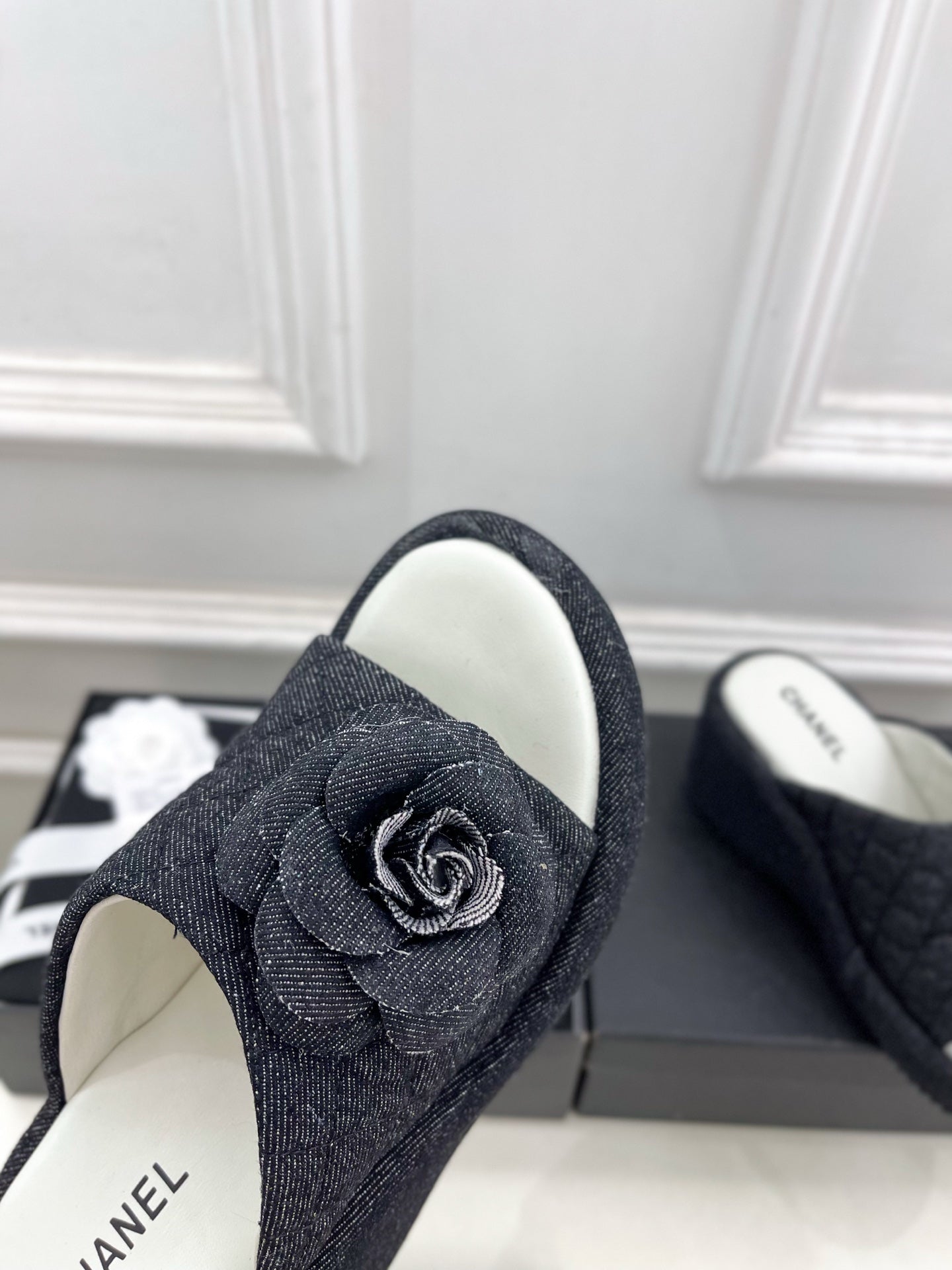 CC 25 Platform Slippers Black Sheepskin 331003