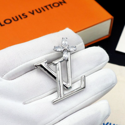LV Brooch 198611