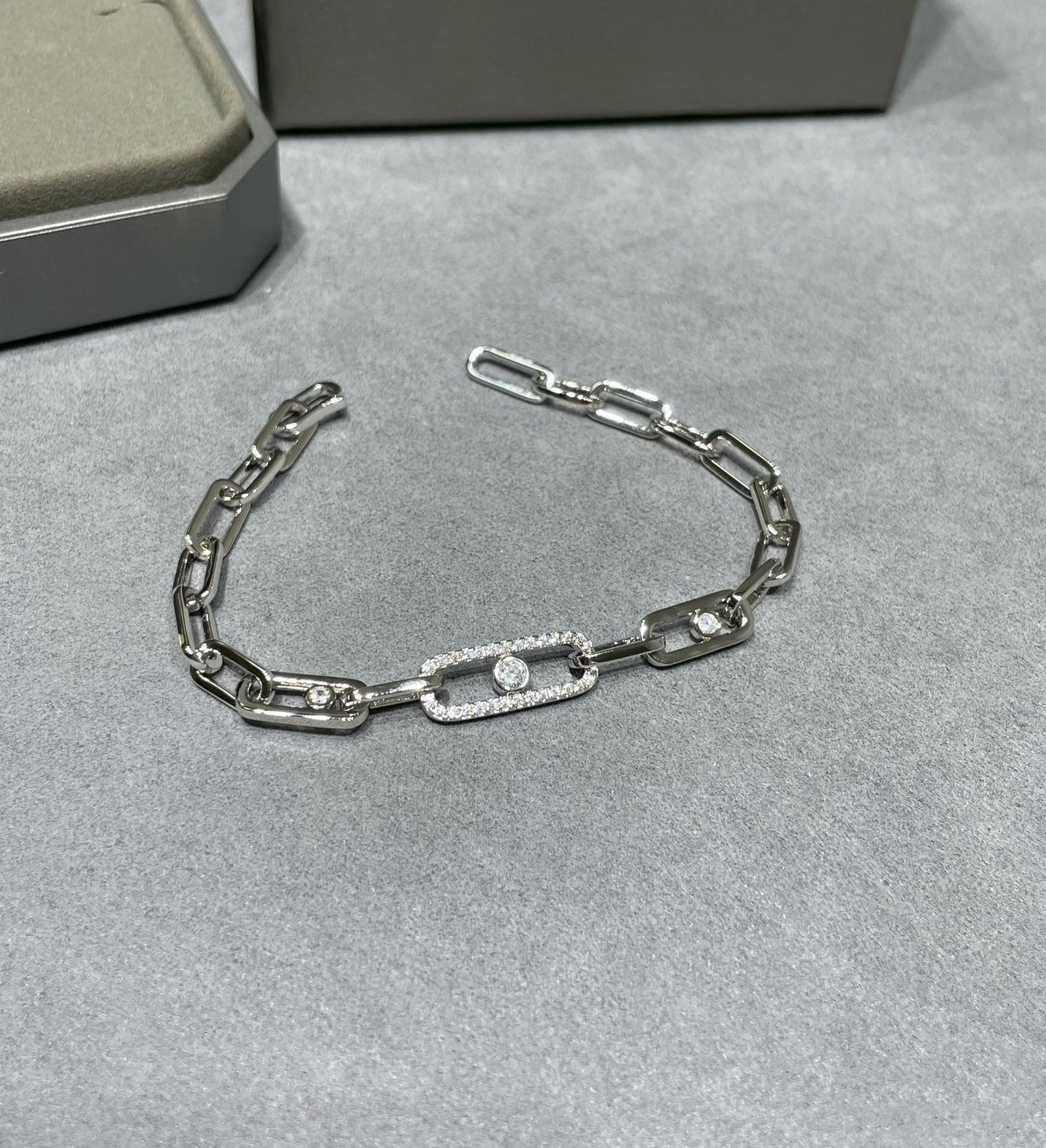 MOVE CHAIN LINK SILVER DIAMOND BRACELET