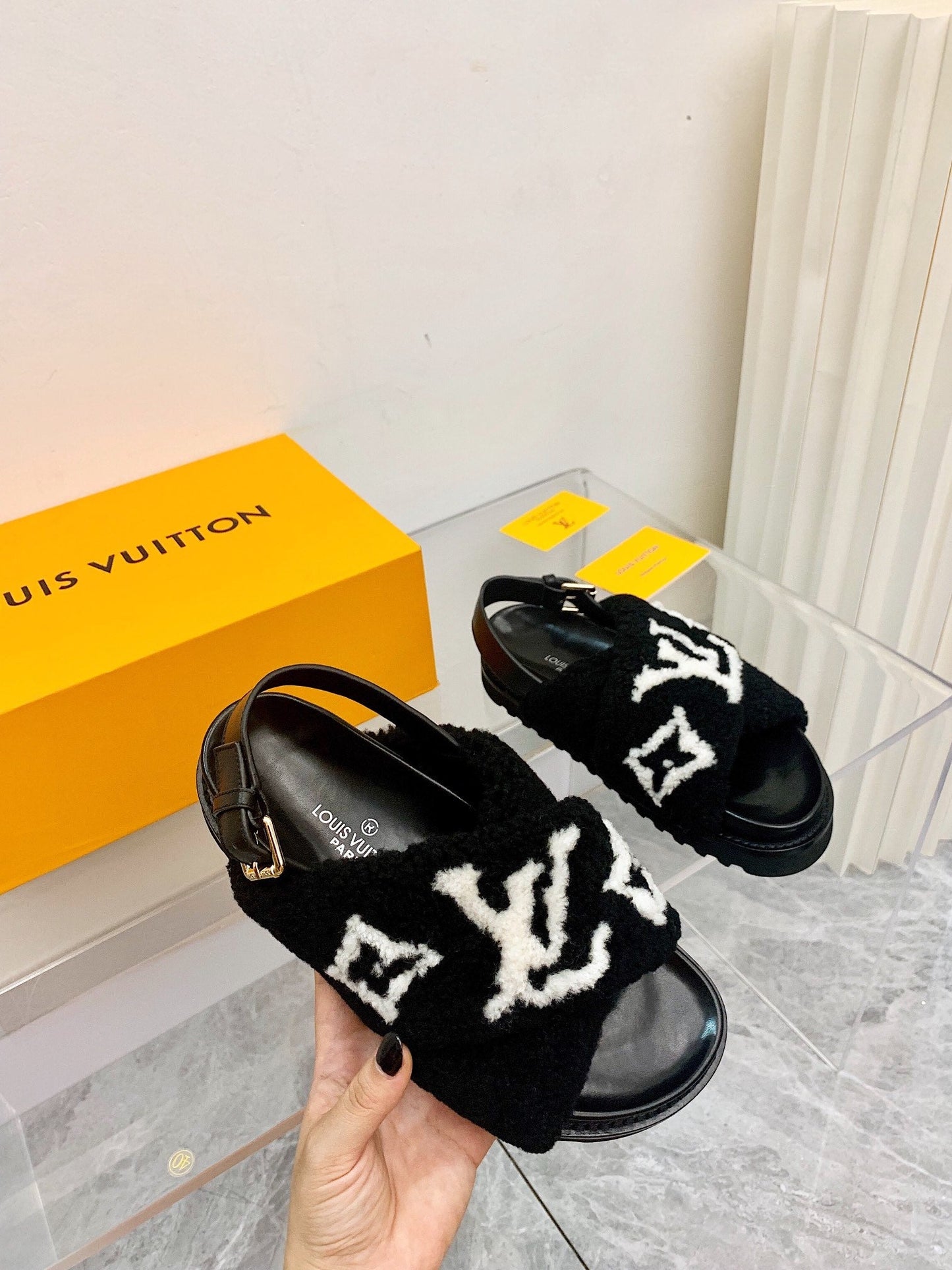 LV Paseo Flat Comfort Sandal Black White Fleece