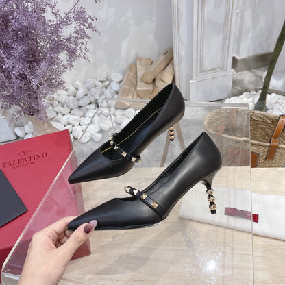 VT Rockstud Pumps Black Sheepskin Leather 340258