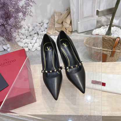 VT Rockstud Pumps Black Sheepskin Leather 340258