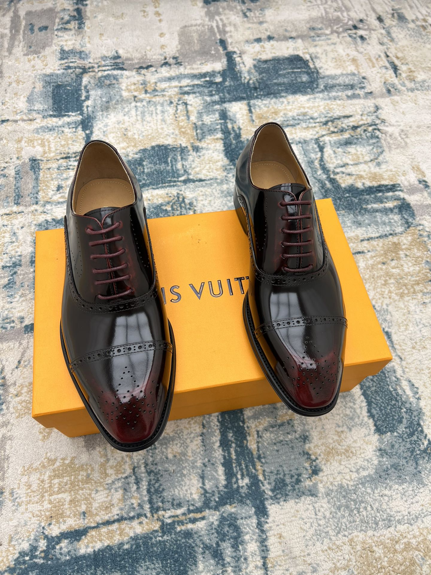 LV LACE-UP IN WINE RED GLOSSY CALFSKIN