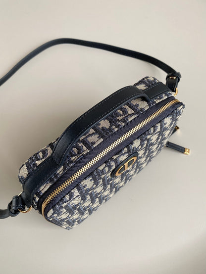 CARO 18 CAMERA BAG IN BLUE OBLIQUE JACQUARD