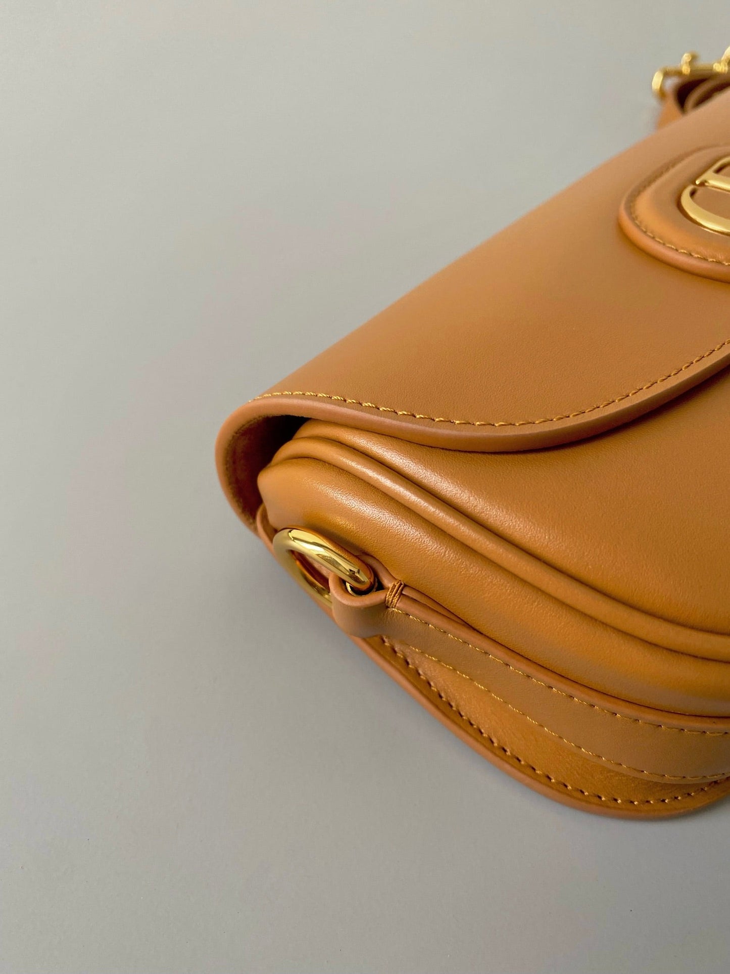 medium cd east west bobby 22cm brown calfskin ghw