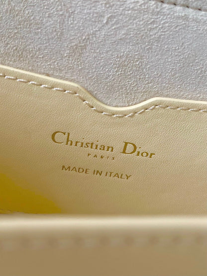 medium cd east west bobby 22cm cream calfskin ghw