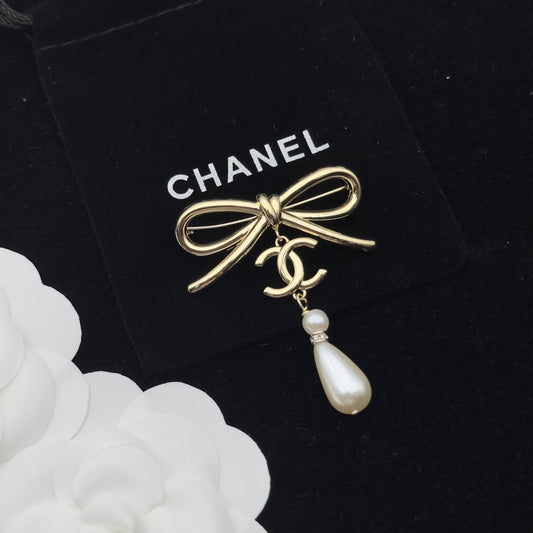 CC  Brooch Pink Gold 173221