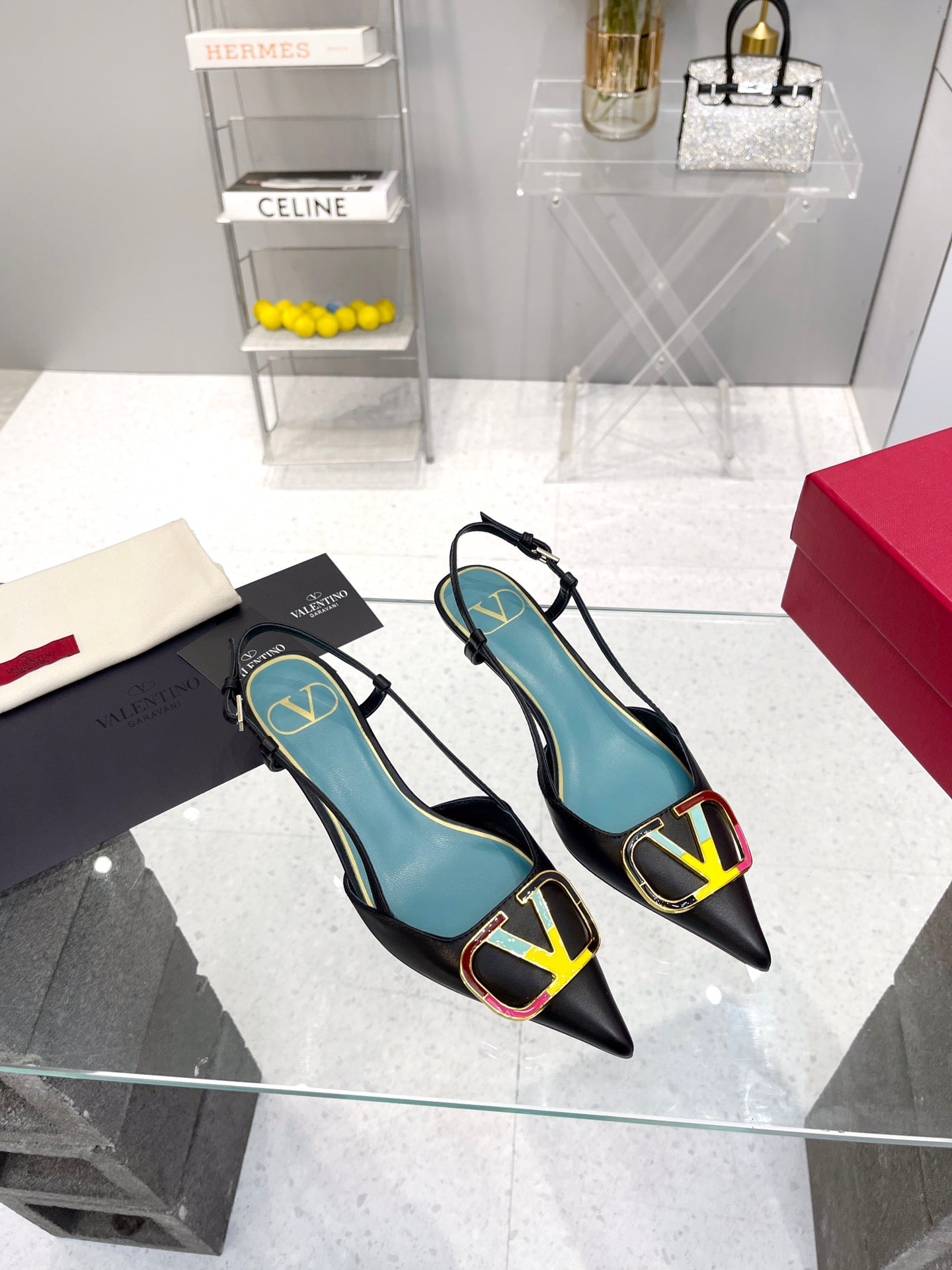 VT Vlogo Signature Black Slingback Sheepskin