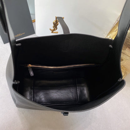 le 5a7 large 30cm black calfskin