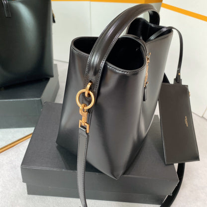 le 37 20cm black shiny calfskin