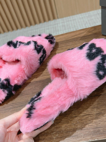 LAMB WOOL SLIPPER PINK AND BLACK
