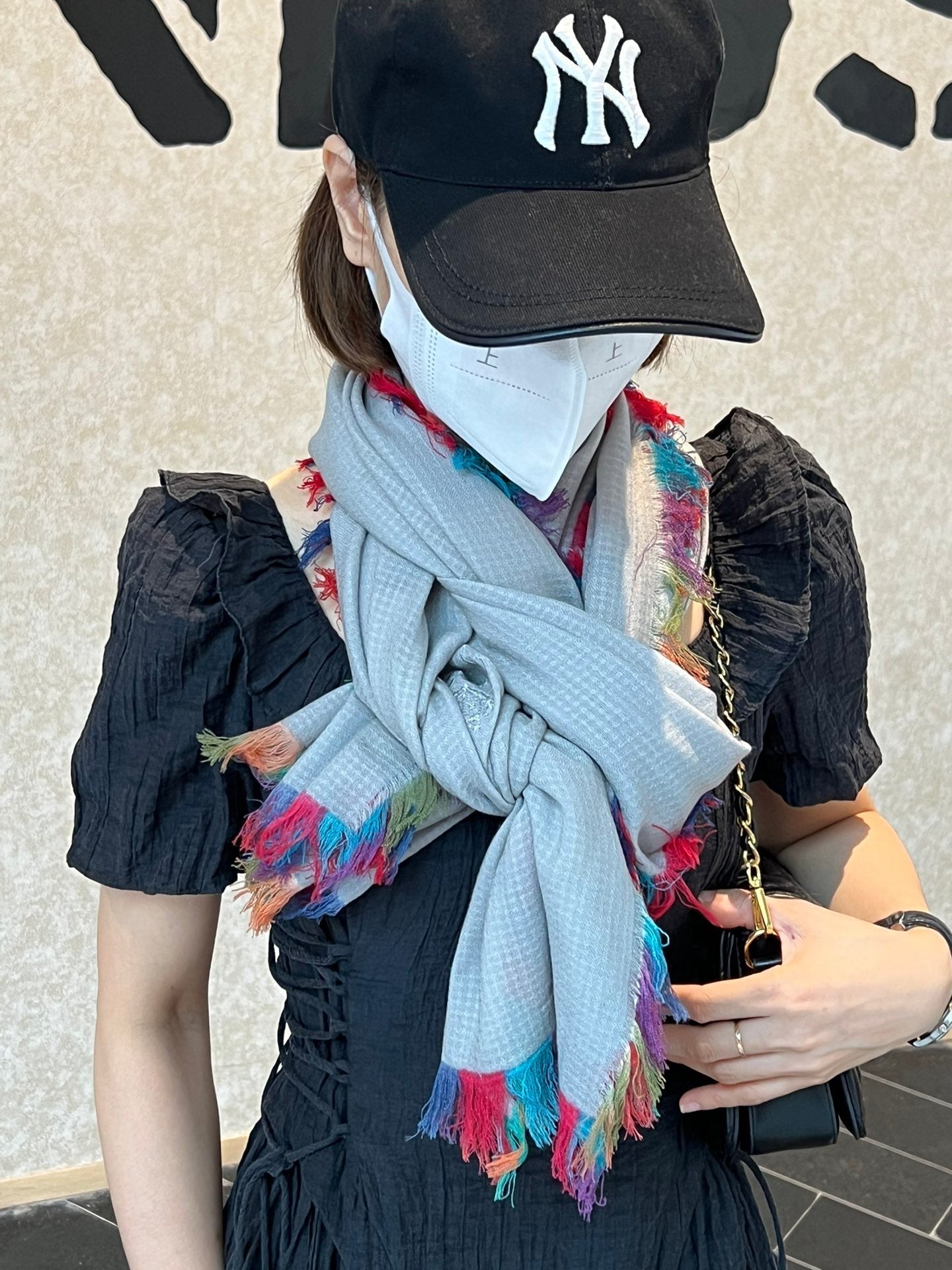 LP Scarf 190 CM In Light Grey Colorful Waffle Fabric Woven 975485