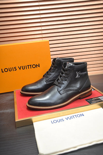 LV SHORT BOOT IN BLACK CALFSKIN