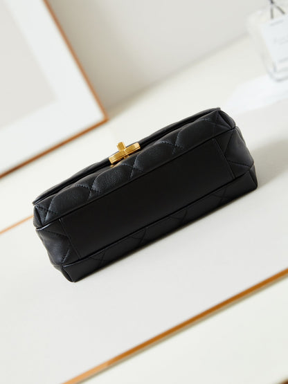 24a small flap bag 23cm white lambskin pearl and gold hardware