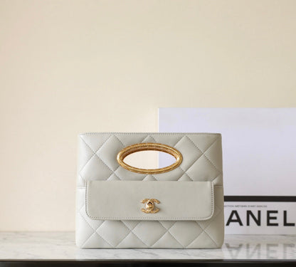 CC 24b Cluth 25cm Grey Lambskin