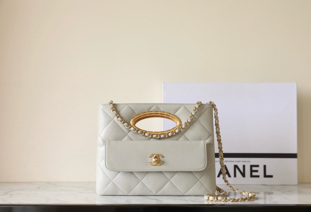 CC 24b Cluth 25cm Grey Lambskin