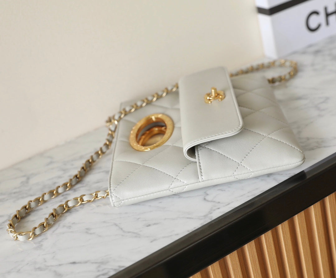 CC 24b Cluth 25cm Grey Lambskin