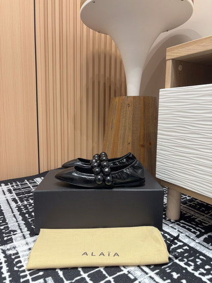 Alaila Sphere Ballet Flats In Black Glossy Calfskin 964200