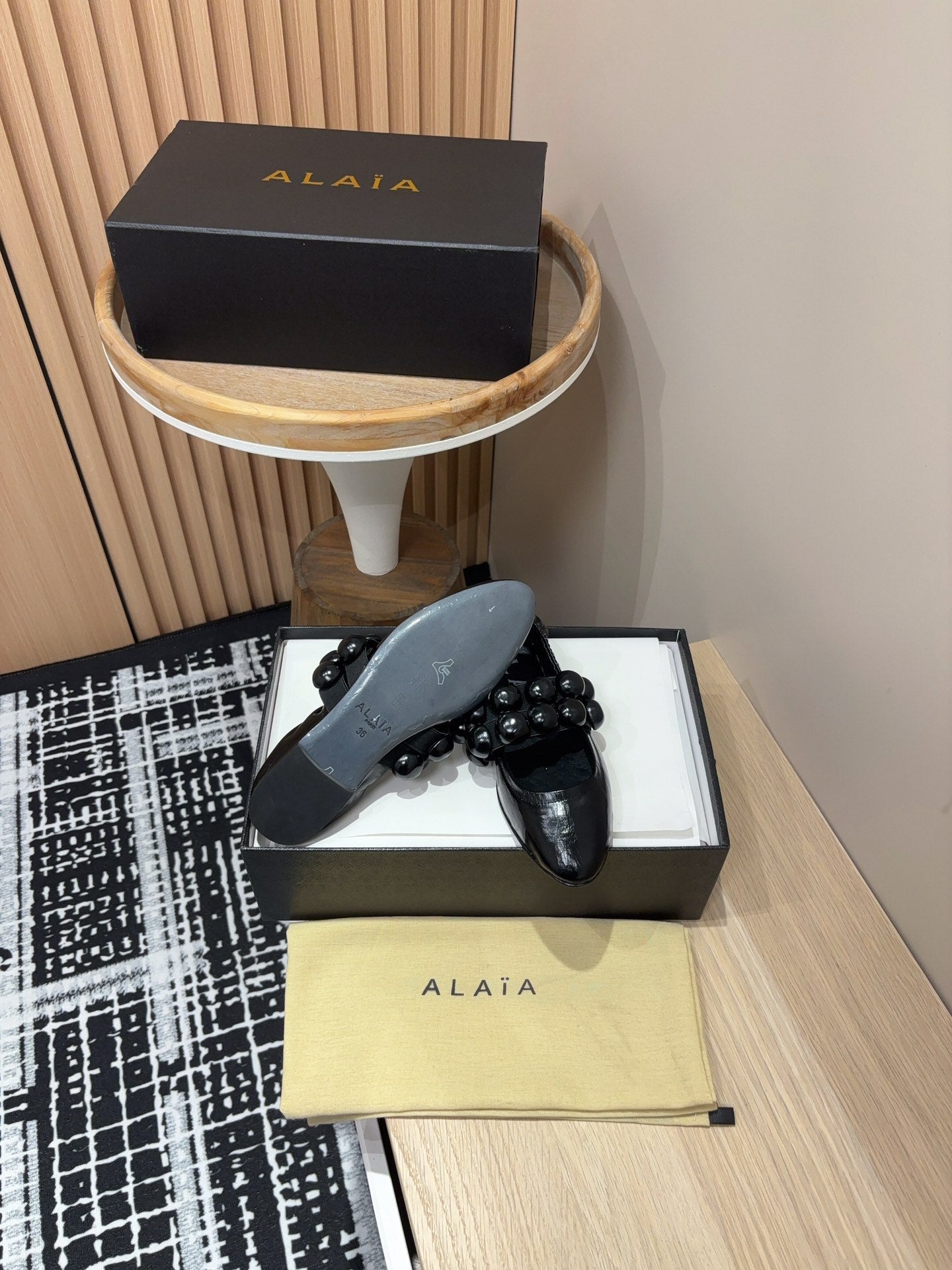 Alaila Sphere Ballet Flats In Black Glossy Calfskin 964200
