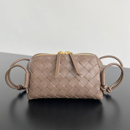 BV Concert Pouch 18.5cm Brown Lambskin