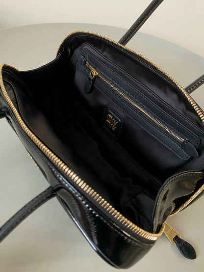 Beau Naplak 27cm Black Patent Leather