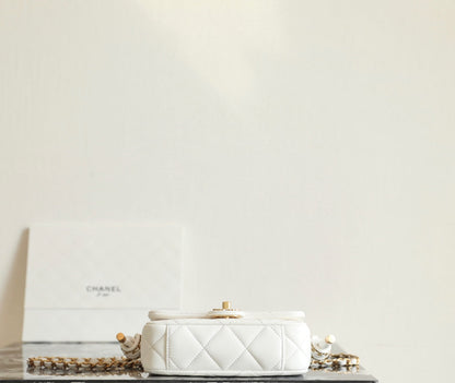 CC 19 Bag 25C 18cm White Lambskin Gold Hardware