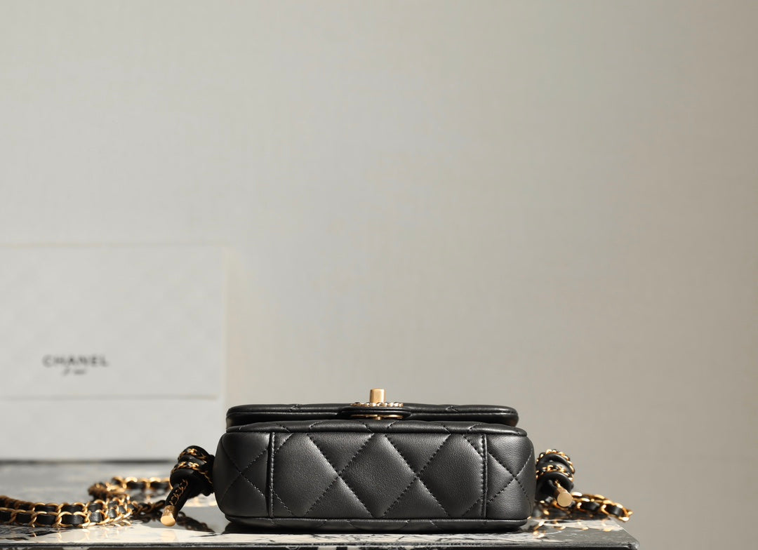 CC  Mini Flap Bag 18 Black Lambskin